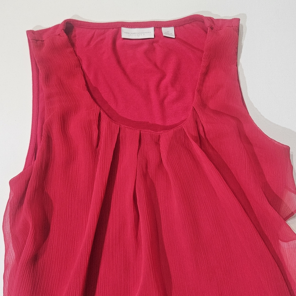 New‎ York And Company Top Womens XS Red Tiered Stretch Blouse Flowy Lined - Picture 3 of 5